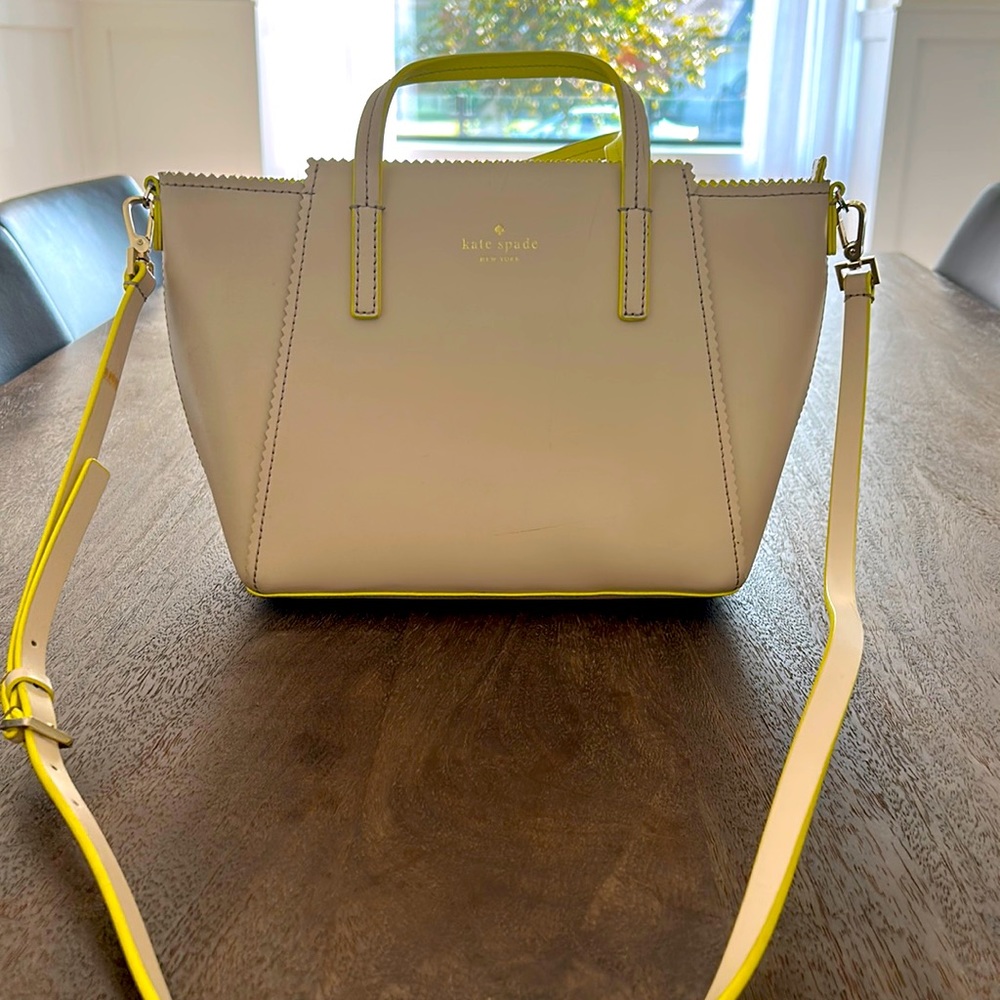 Kate spade purse. Comes with garment bag